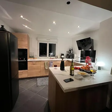 Holiday home Dans Son Ecrin De Verdure, Piscine Privee, Totalement Privee Missy-sur-Aisne