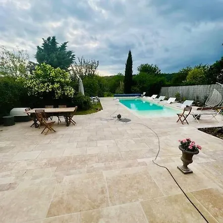 Holiday home Dans Son Ecrin De Verdure, Piscine Privee, Totalement Privee Missy-sur-Aisne